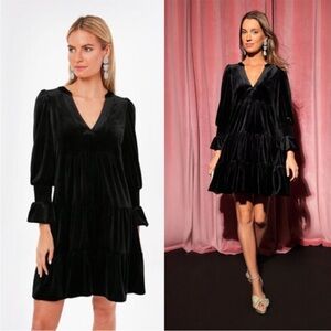 Tuckernuck Pomander Place Black Velvet Kenzo Dress Tiered V-Neck XL